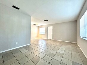 2260-2262 Stella St in Ft. Myers, FL - Building Photo - Building Photo