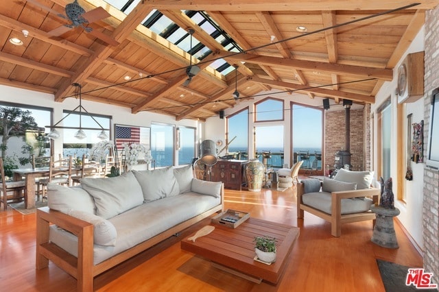 property at 3916 Rambla Orienta