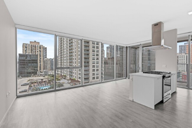 711 N State St in Chicago, IL - Building Photo - Building Photo