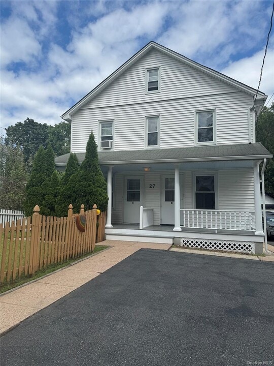 27 Edward St in Sparkill, NY - Building Photo