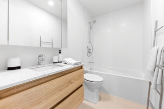 Solar Uniquartier – Eolia Apartments in Brossard, QC - Building Photo - Building Photo