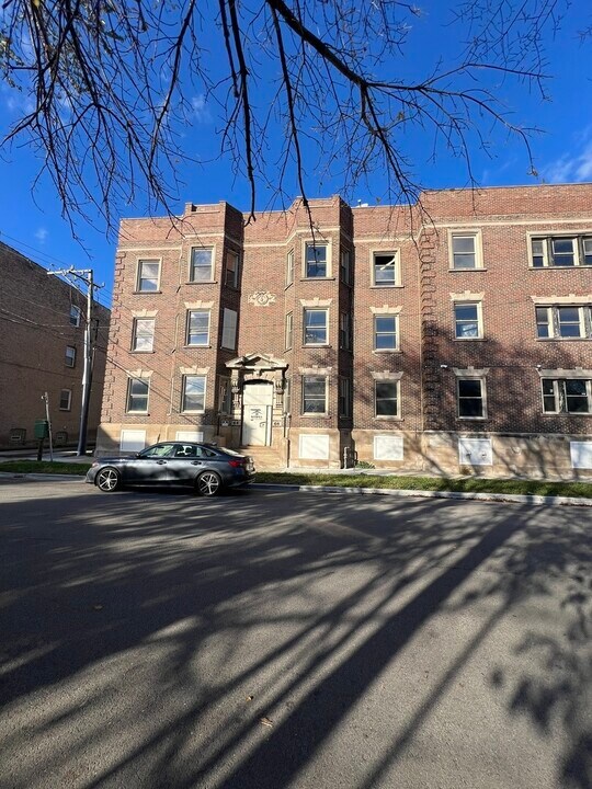 66 E 50th St in Chicago, IL - Building Photo