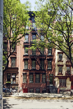 325 East 10th Street in New York, NY - Building Photo - Building Photo