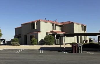 Two Mile in Twentynine Palms, CA - Foto de edificio - Building Photo