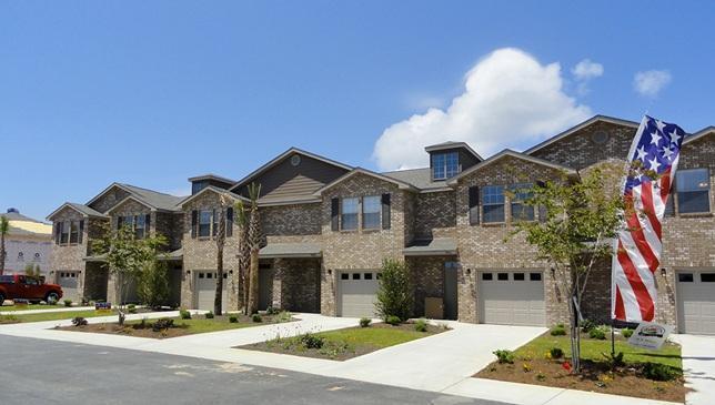 8727 Brown Pelican Cir in Navarre, FL - Building Photo