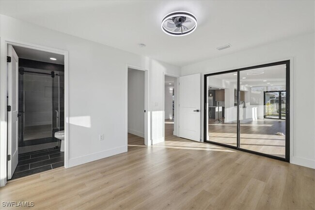 property at 4419 N Bay Cir