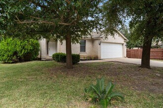 708 Yosemite Trail in Taylor, TX - Building Photo - Building Photo