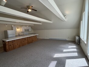 32 Western Ave, Unit 3 in Bath, ME - Foto de edificio - Building Photo