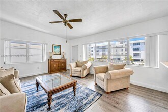 3721 NE 170th St in North Miami Beach, FL - Building Photo - Building Photo