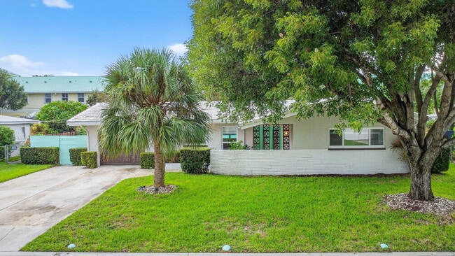 property at 113 Park Ln E