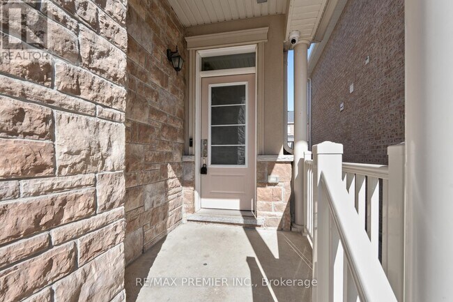 1058 Cameo St in Pickering, ON - Building Photo - Building Photo