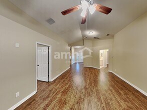 1072 Bluegrass Dr in Groveland, FL - Foto de edificio - Building Photo