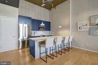 2720 S Arlington Mill Dr in Arlington, VA - Building Photo - Building Photo