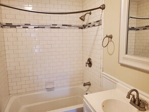 1005 Chesapeake Ave, Unit B in Chesapeake, VA - Building Photo - Building Photo