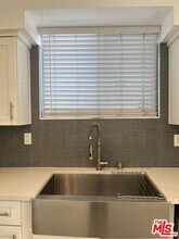 642 N Manhattan Pl in Los Angeles, CA - Building Photo - Building Photo