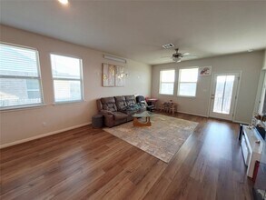 417 Dipprey Ln in Andice, TX - Building Photo - Building Photo