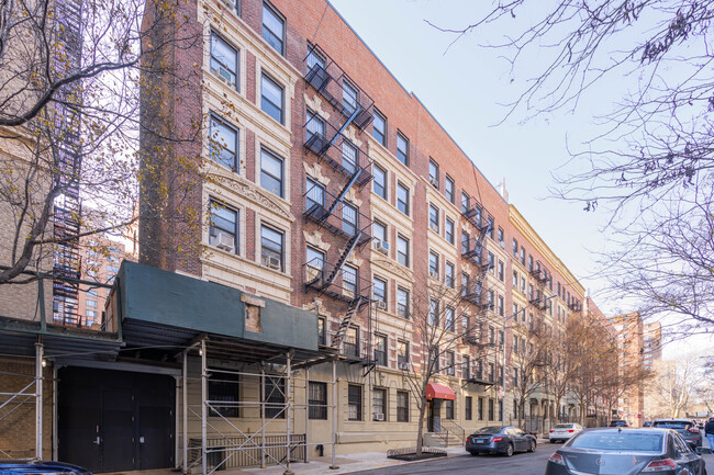 4 W 101st St in New York, NY - Building Photo - Building Photo