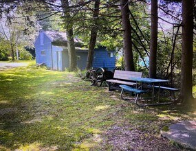 108 Central St in Hudson, NH - Building Photo - Building Photo
