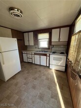 28 S Shawnee Ave in Zanesville, OH - Foto de edificio - Building Photo