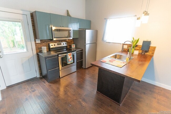 708 Nevada St in San Antonio, TX - Building Photo - Building Photo