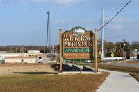 Entrance - White River Mountain Apartamentos in Hollister, Missouri