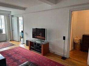 353 W 56th St in New York, NY - Building Photo - Building Photo