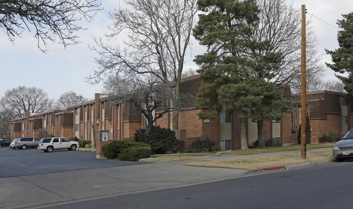 Kingstowne Apartments in Ogden, UT - Foto de edificio