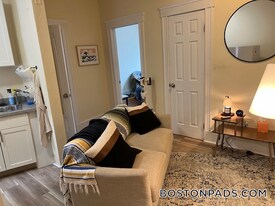 55 Park Dr, Unit 14 in Boston, MA - Building Photo