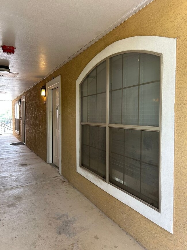 7323 Snowden Rd in San Antonio, TX - Building Photo - Building Photo