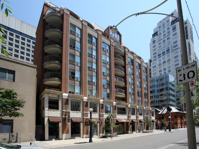 8 Sultan Residences in Toronto, ON - Building Photo - Building Photo