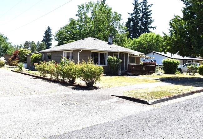property at 38821 N Main St