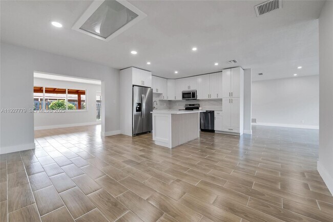 8952 SW 10th Terrace in Miami, FL - Foto de edificio - Building Photo