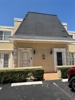 2207 NE 7th St in Hallandale Beach, FL - Building Photo