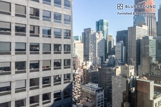 70 W 45th St in New York, NY - Building Photo - Building Photo
