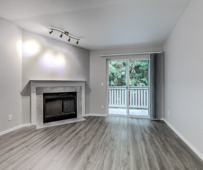 The Colony at Bear Creek in Redmond, WA - Building Photo - Building Photo