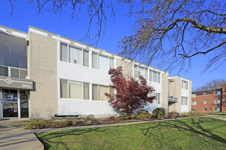 Devon Park Apartments in Royal Oak, MI - Foto de edificio - Building Photo