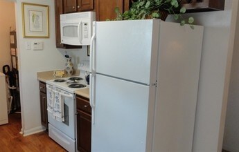 The Anchorage in Mount Pleasant, SC - Building Photo - Interior Photo