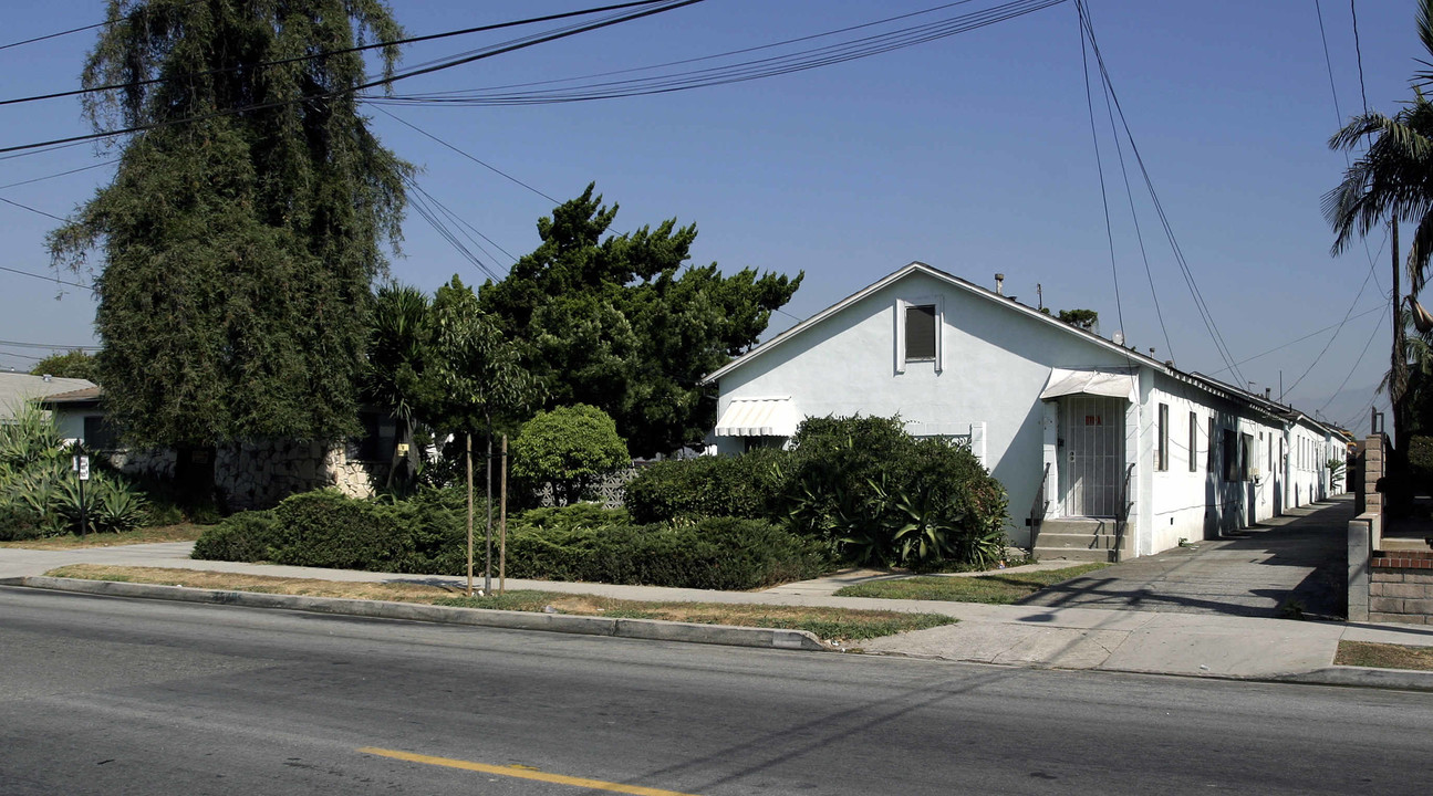 809-815 E Newmark Ave in Monterey Park, CA - Building Photo