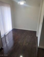 5235 Gray Ln in Las Vegas, NV - Building Photo - Building Photo