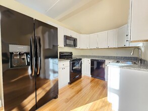 21 Jefferson St, Unit 11 in Old Town, ME - Foto de edificio - Building Photo