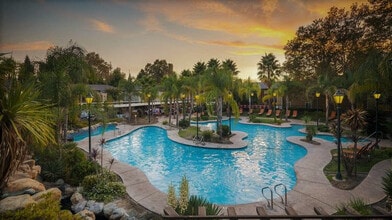 The Palms in Sacramento, CA - Foto de edificio - Building Photo