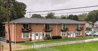 23 S River St in Franklin, OH - Building Photo