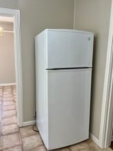 228 E 17th St in Pittsburg, CA - Foto de edificio - Building Photo