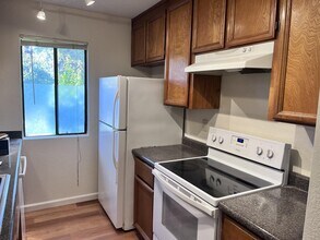 133 Torrey Pine Terrace in Santa Cruz, CA - Building Photo - Building Photo