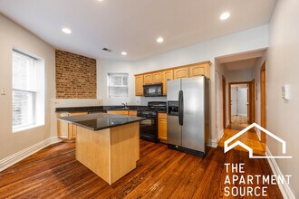 1010 N Kedzie Ave in Chicago, IL - Building Photo - Building Photo