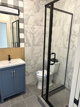 1114 W Grand Ave in Chicago, IL - Foto de edificio - Building Photo