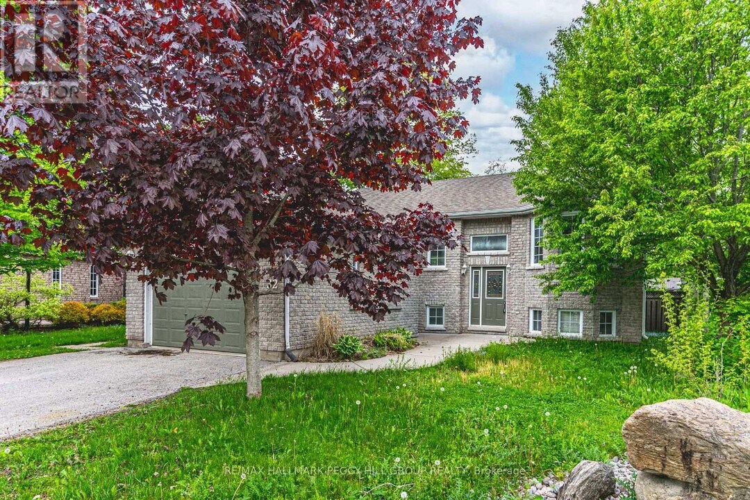 32 54th St S in Wasaga Beach, ON - Building Photo