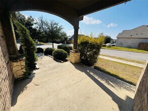 718 Nautical Lp in Kyle, TX - Building Photo - Building Photo