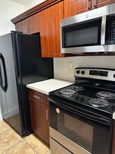 250 NW 107th Ave, Unit 211 in Miami, FL - Foto de edificio - Building Photo