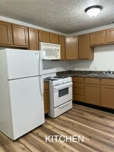 21 W 8th St in Anderson, IN - Foto de edificio - Building Photo